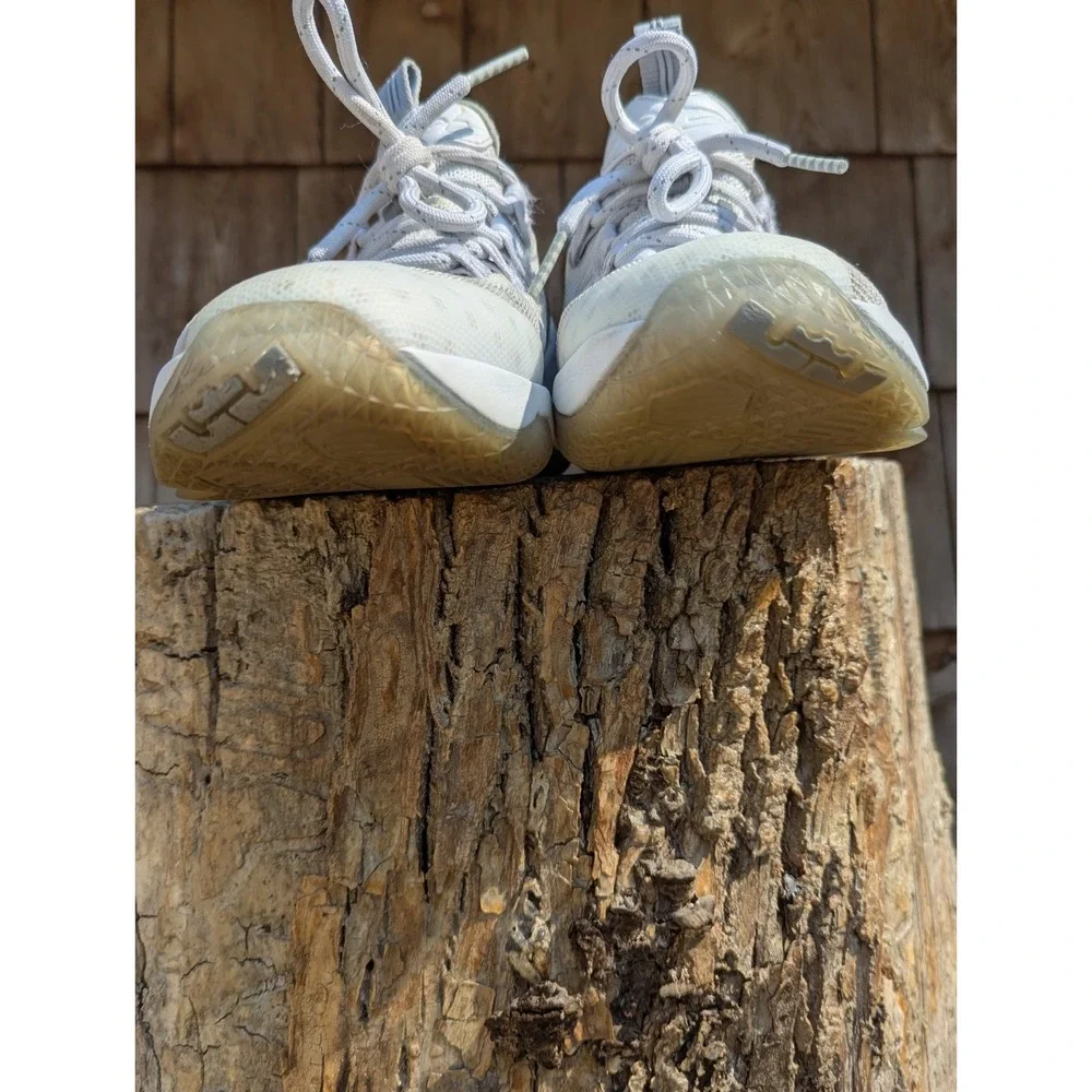 Nike LeBron James XIII Youth Size‎ 4 White